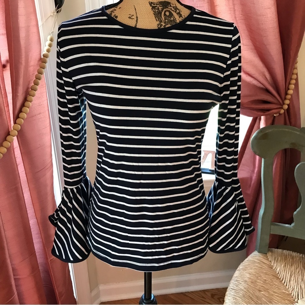 ▪️Blue & White Striped Top